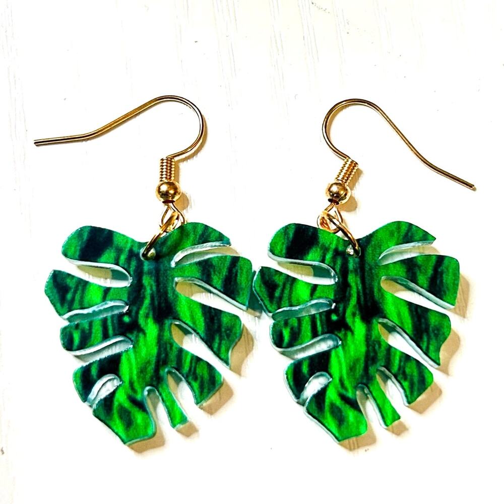 🌿 NEW Monstera Leaf Earrings – Green Tropical Botanical Statement Earrings